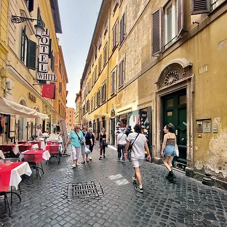 Ych-Butterfly Flat Close Trevi Fountain Rzym Zewnętrze zdjęcie