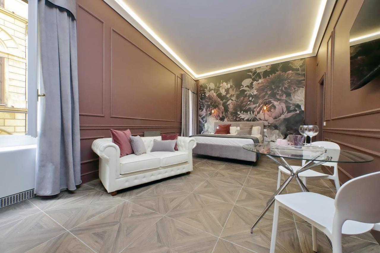 Ych-Butterfly Flat Close Trevi Fountain Rzym Zewnętrze zdjęcie