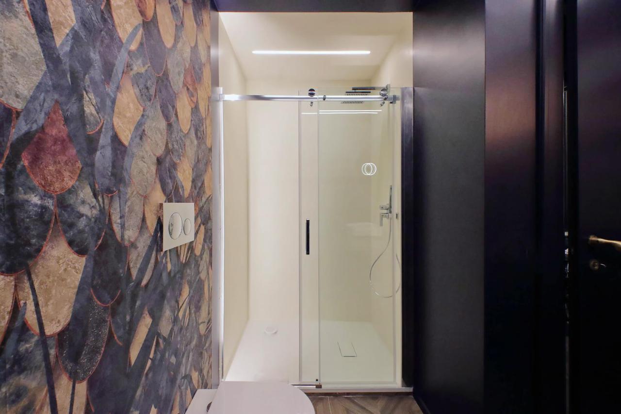 Ych-Butterfly Flat Close Trevi Fountain Rzym Zewnętrze zdjęcie